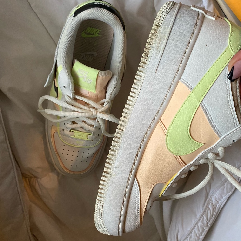 NIKE AIR FORCE 1 SHADOW 'SUMMIT WHITE/CRIMSON TINT'